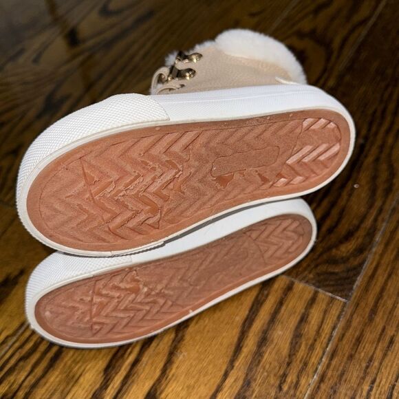 Cynthia Rowley Tan and White Fur-Lined Boots 6 - Picture 8 of 8